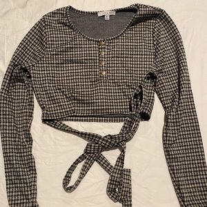 Nailshead pattern crop top shirt size Medium